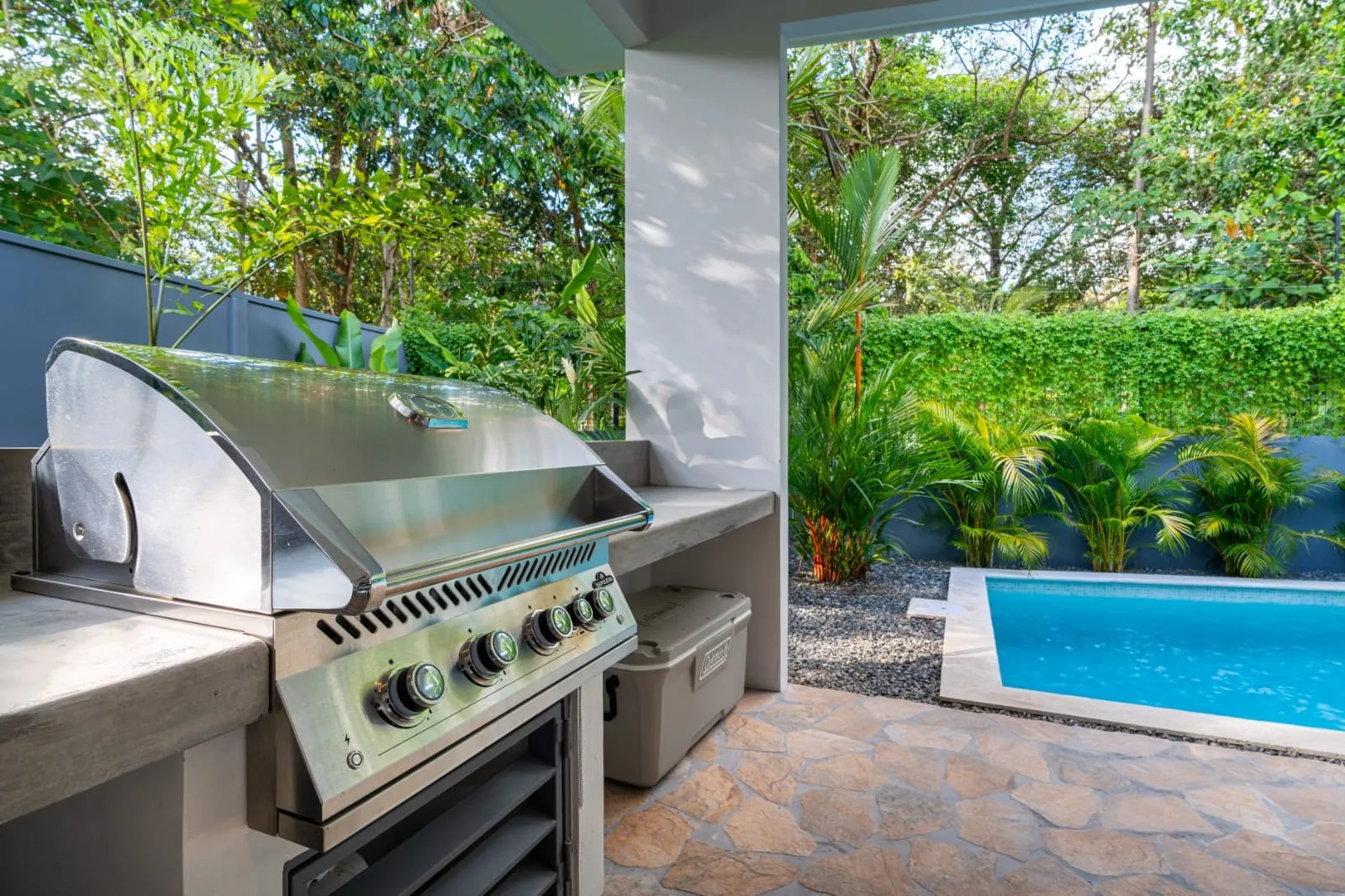 Tropical Mid-Century Luxury Haven – Walk to Uvita’s Pristine Beach - Image 2