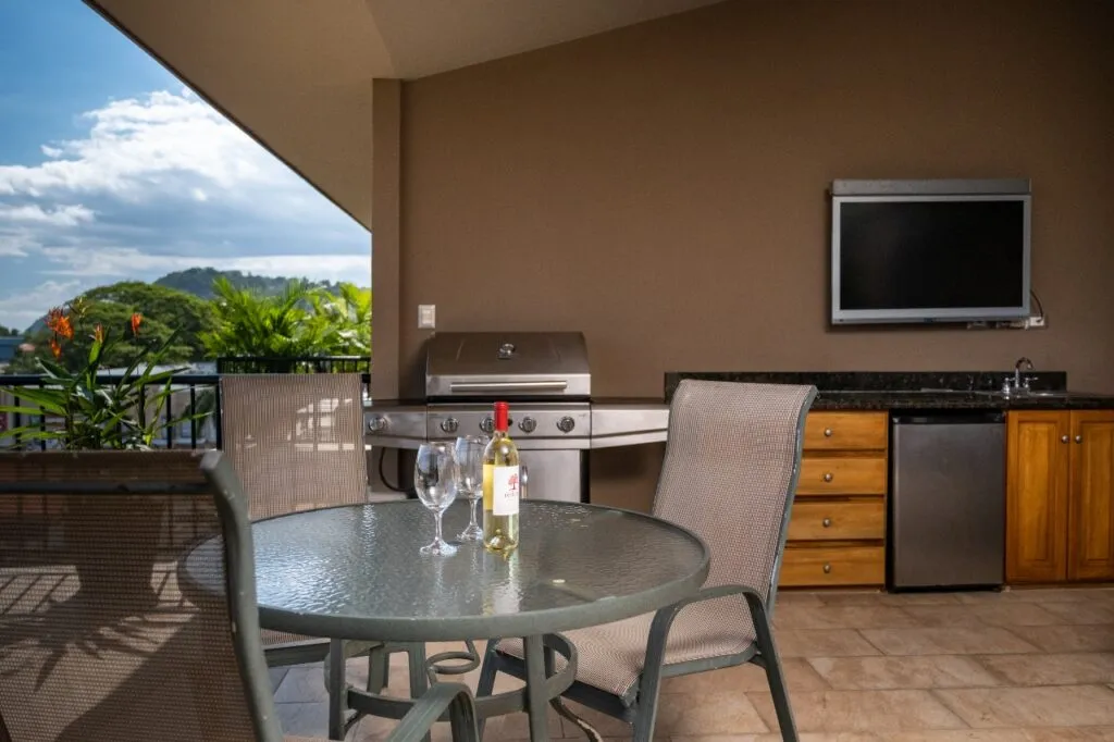 Luxury Penthouse For Rent in Jaco Beach – Exclusive Vacation Rental with Ocean Views - Image 2