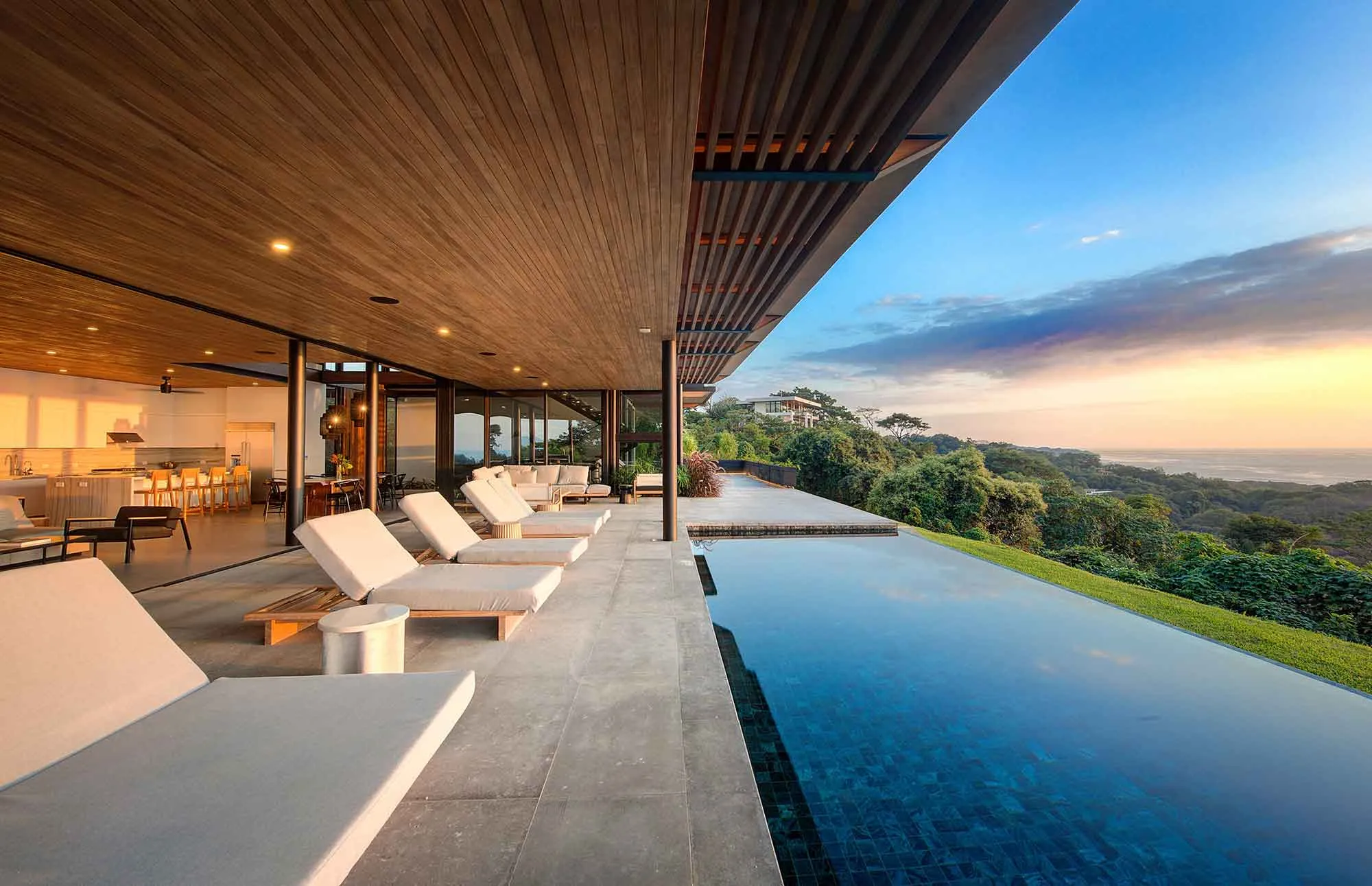 Modern Hilltop Retreat: Exclusive Villa Nosara with Ocean Views - Image 1