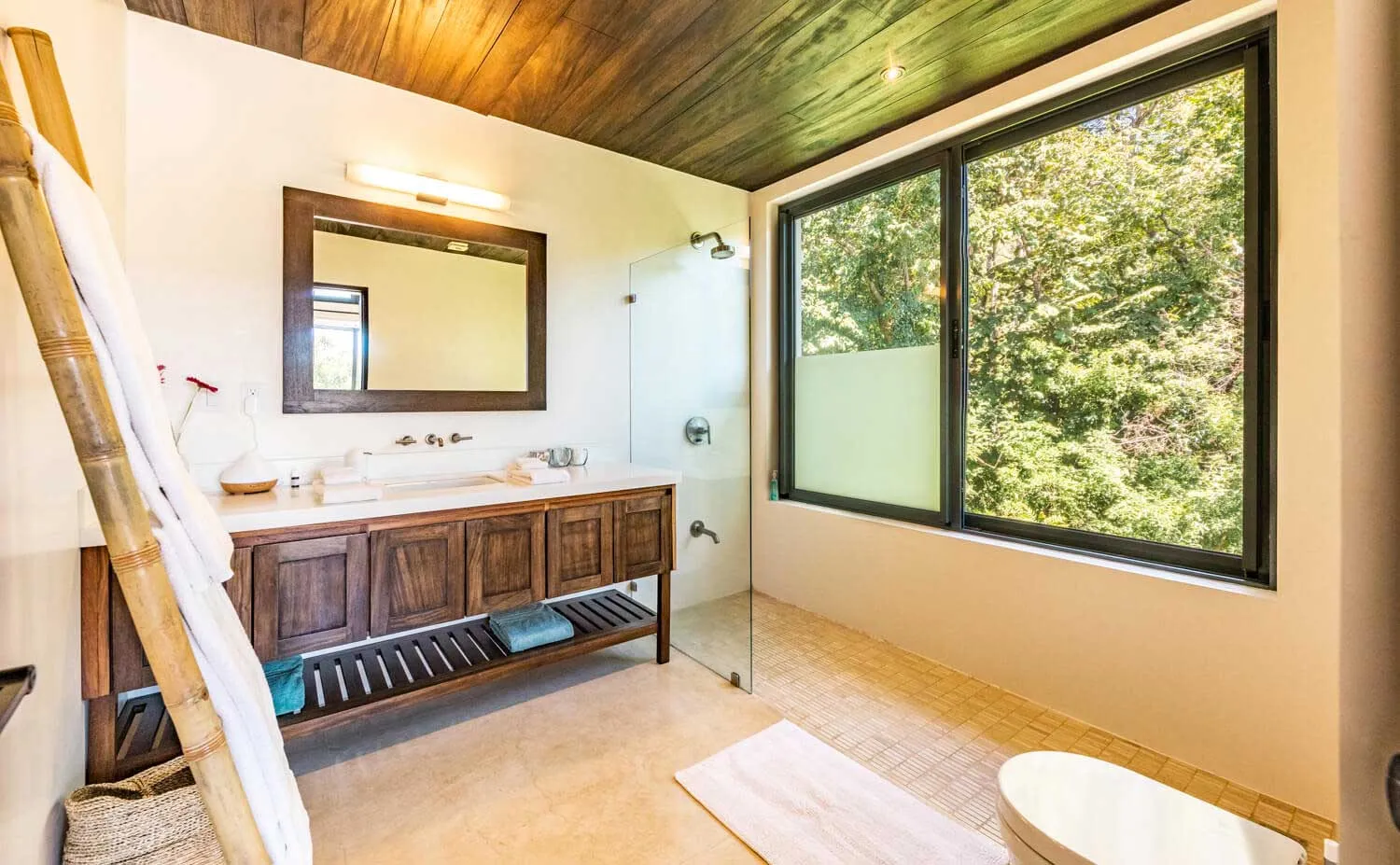 High-End Villa for Rent in Nosara – Exclusive Vacation Rental - Image 3