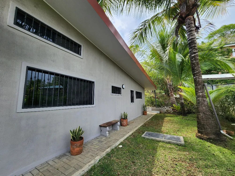 Exclusive Long-Term Rental in Playa Hermosa – 2 Beds + Private Pool - Image 4
