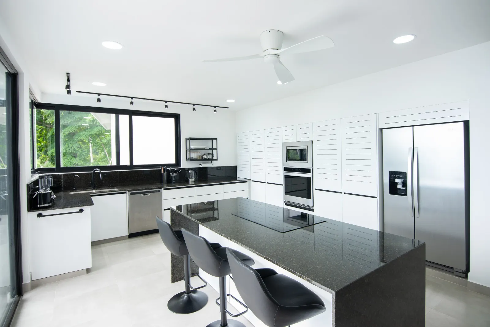 Modern Home For Rent Near Jaco Beach – 3 bedroom home Available in Punta Leona - Image 5