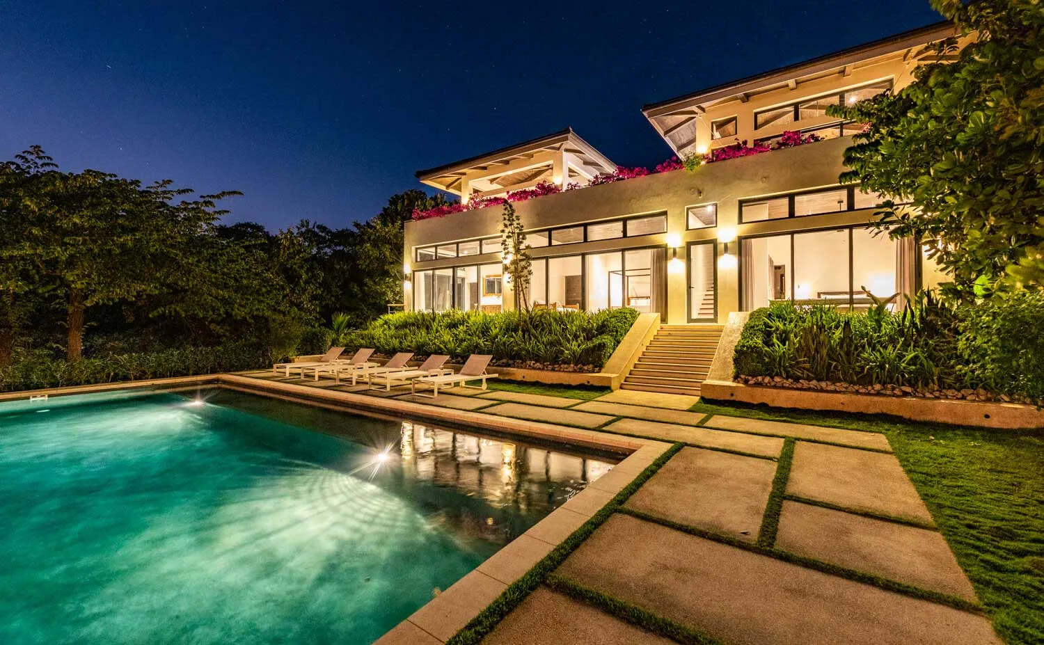 High-End Villa for Rent in Nosara – Exclusive Vacation Rental - Image 1