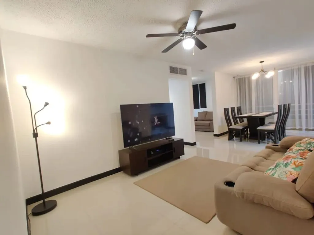 Downtown Condo For Rent In Jaco Beach – 3 bedroom Condo in Costa Linda - Image 1