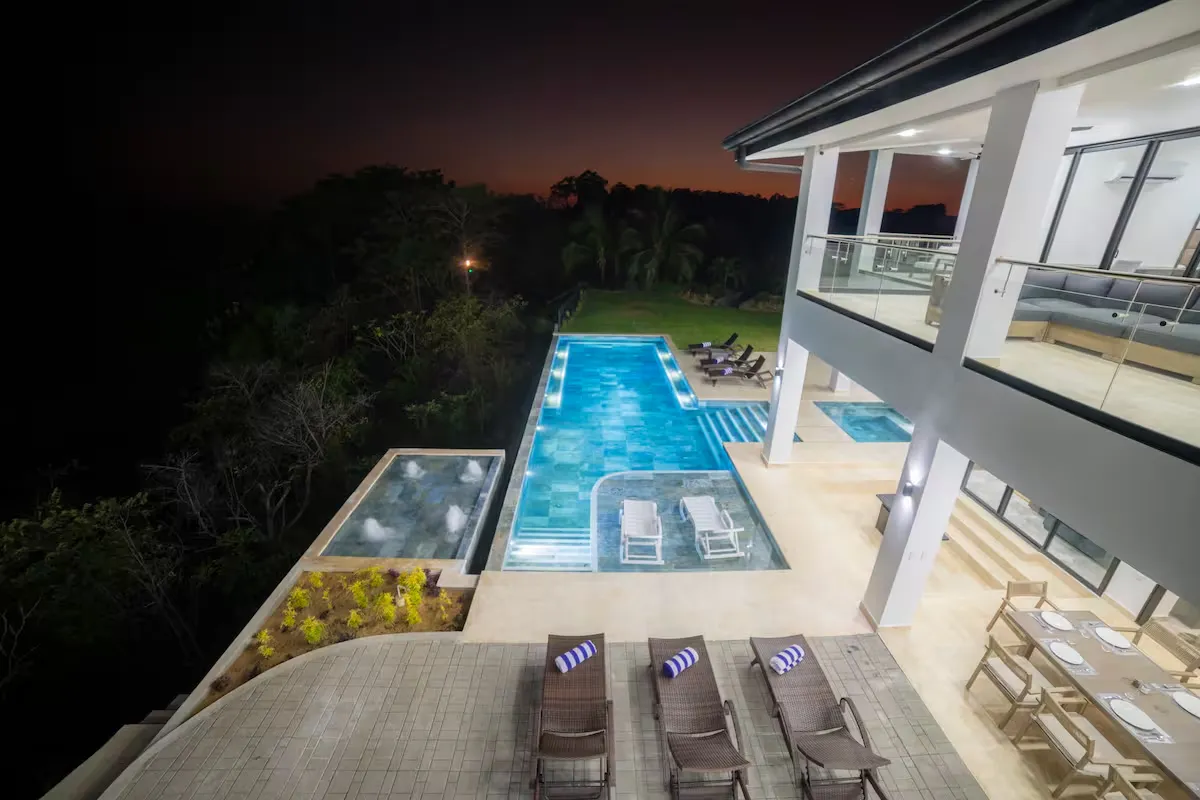 Luxury Vacation Villa in Playa Hermosa - Image 2